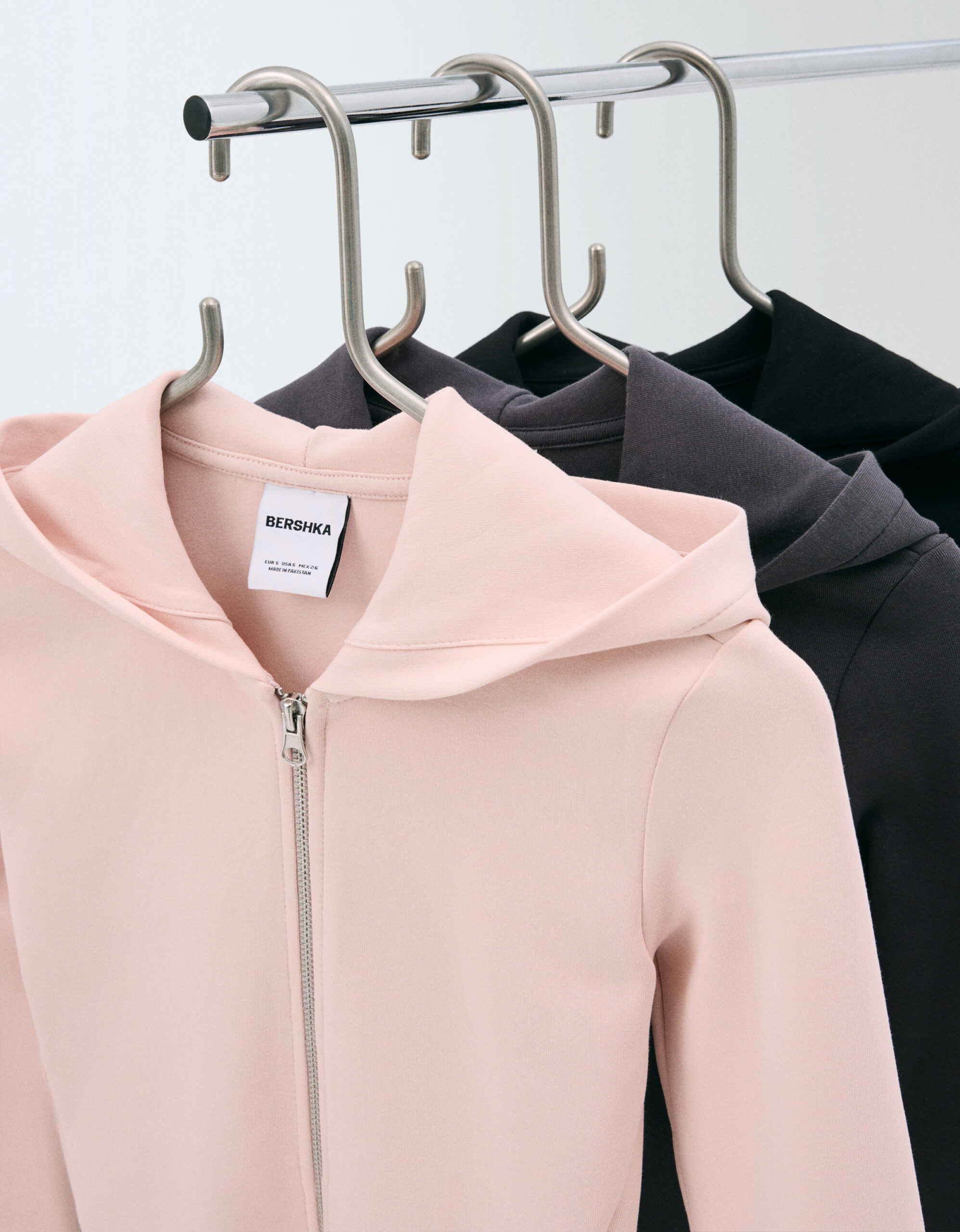 Bershka BSK Teen BASICS — dirección de arte